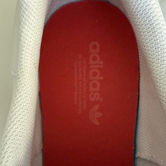 Stan smith with Red Heart Accents - Picture 2 of 7